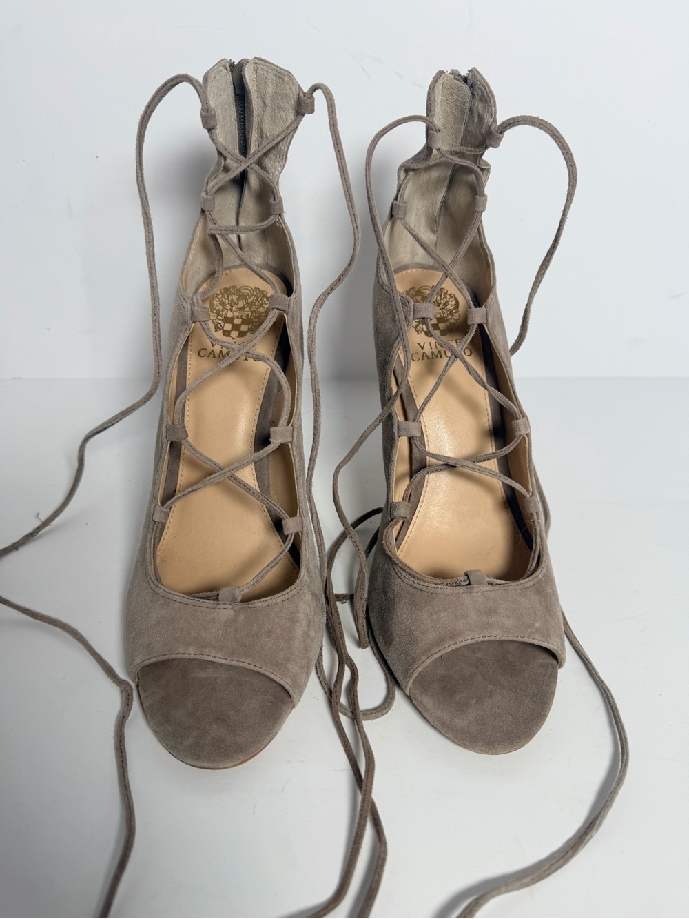 Vince Camuto Sandria Suede Lace Up Ghillie Peep Toe Heels Taupe Grey 10M / 40